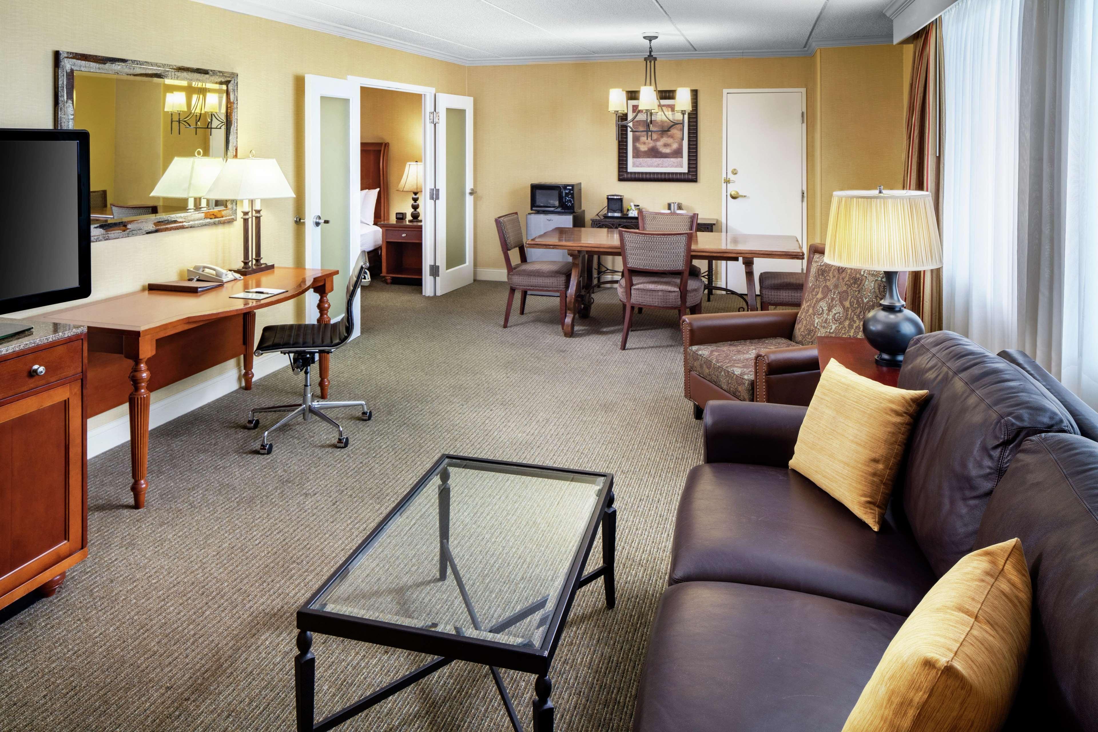Doubletree By Hilton Cleveland East Beachwood Zewnętrze zdjęcie