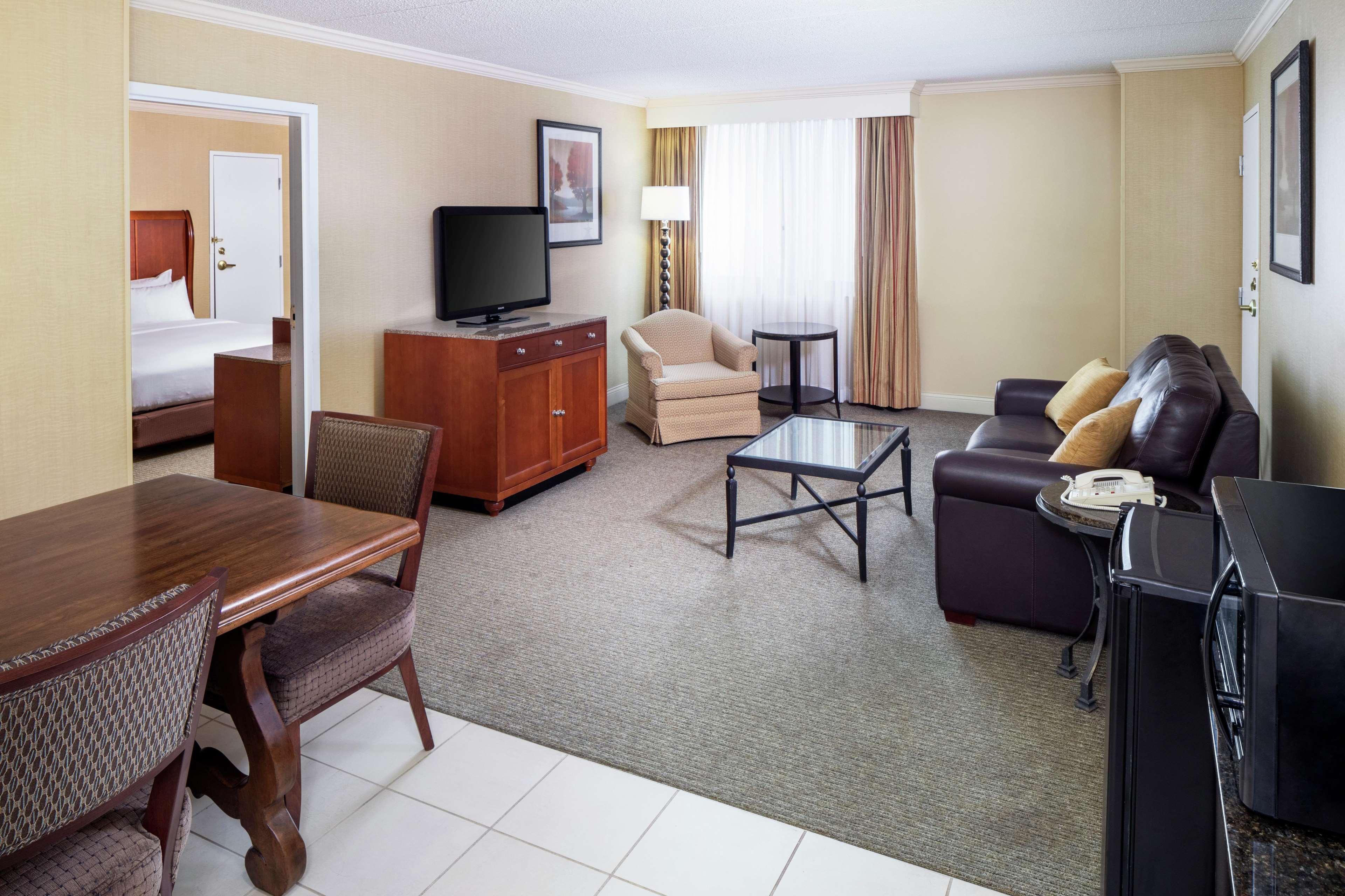 Doubletree By Hilton Cleveland East Beachwood Zewnętrze zdjęcie