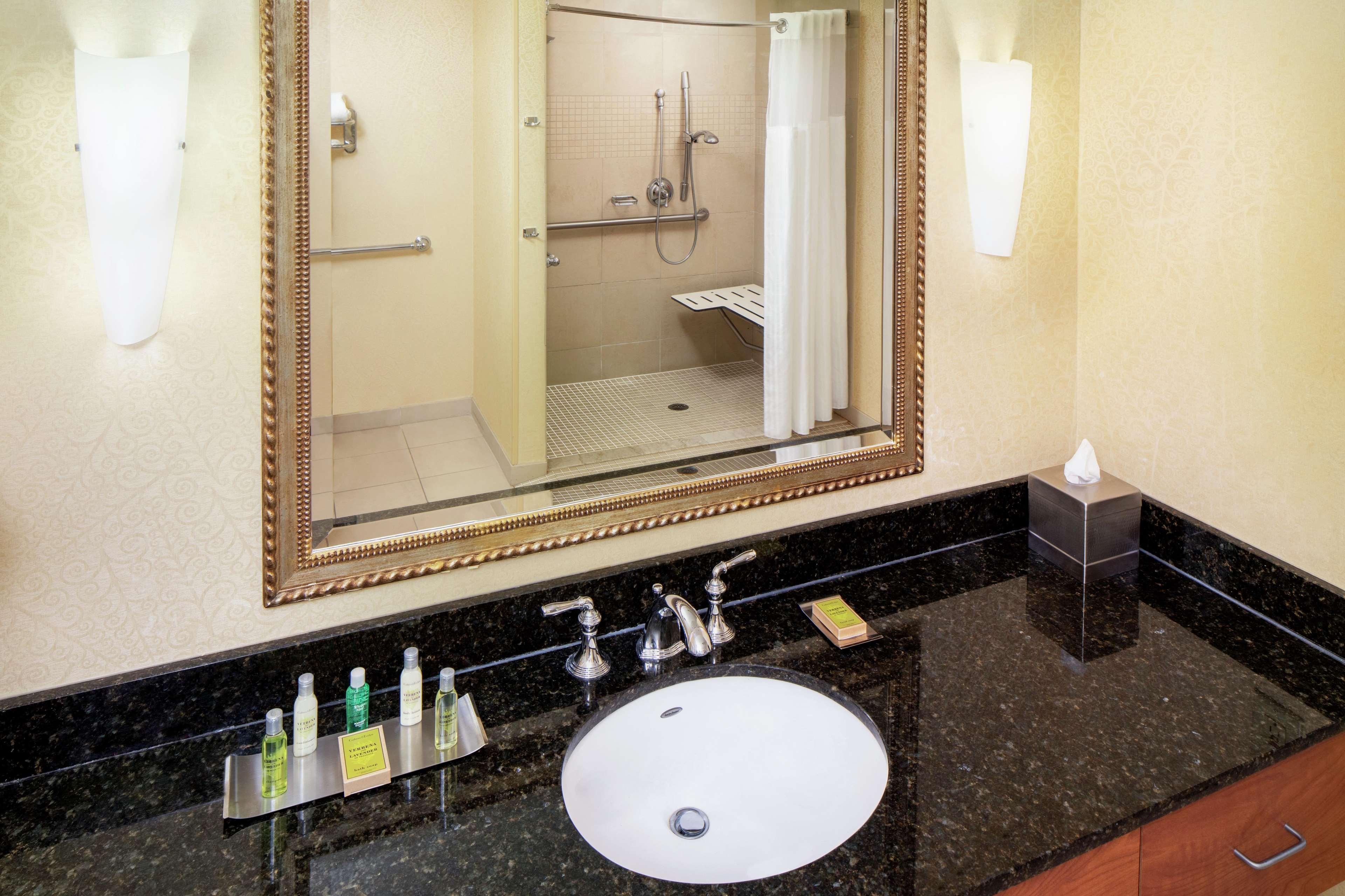 Doubletree By Hilton Cleveland East Beachwood Zewnętrze zdjęcie